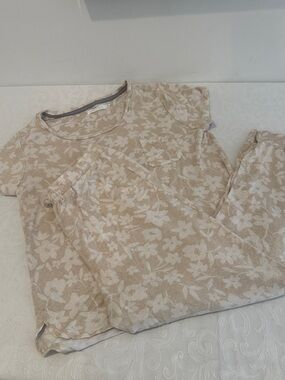 🌟3/$15🌟 Pajama Jogger Set. Ladies Large